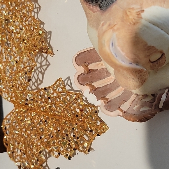 VINTAGE BASEBALL GLOVE BEAGLE Hugger Shelf Sitter‎ Music Box - Picture 10 of 10